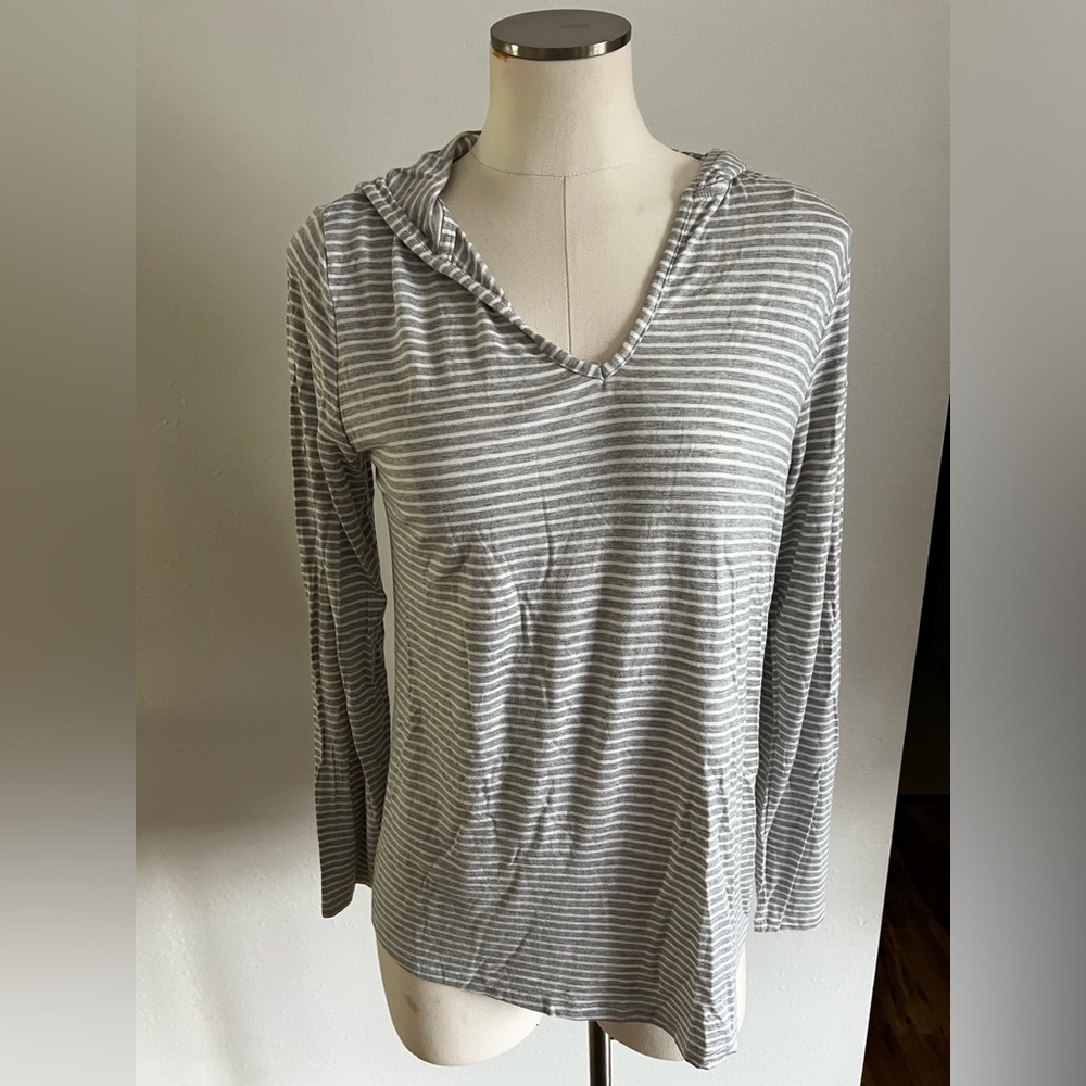 #17 - M  - MIDAL - long sleeves hoodie NWT